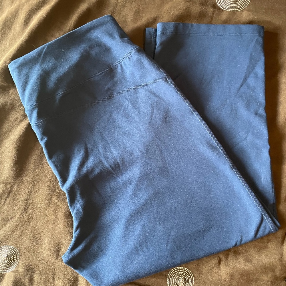 Cropped yoga pants
